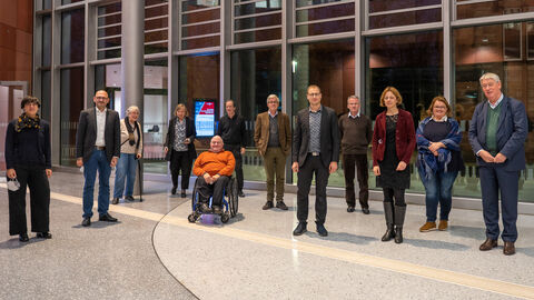 Der Euthanasie-Beirat: Prof. Dr. Hannah Ahlheim, PD Dr. Jan Erik Schulte, Margret Hamm, Prof. Dr. Maike Rotzoll, Dr. Andreas Jürgens, Prof. Dr. Volker Roelcke, Prof. Dr. Franz-Werner Kersting, Dr. Steffen Dörre, Prof. Dr. Holger T. Gräf, Prof. Dr. Sabine Mecking, PD Dr. Silke Fehlemann und Prof. Dr. Eckart Conze (v.l.n.r.) Gruppenfoto Euthanasie Beirat