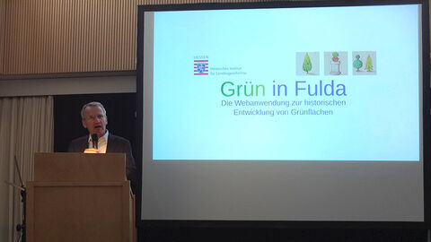 Holger Th. Gräf dankte zunächst allen an „Grün in Fulda“ Beteiligten und skizzierte kurz die Entstehung des Projektes.