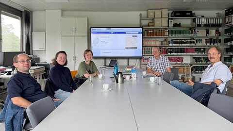 Marcel Wachnau, Rosalie Behling, Hannah Behling, Ulrich Ritzerfeld und Karl Murk (von links nach rechts) im HIL Marcel Wachnau, Rosalie Behling, Hannah Behling, Ulrich Ritzerfeld und Karl Murk (von links nach rechts) im HIL