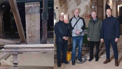 Carsten Fiedler, Beisitzer, und Olaf Ditzel, Vorsitzender des Geschichtsvereins sowie Holger Th. Gräf und Bürgermeister Martin Müller beim Rundgang durch die „Widmarckt“ und Fred Feuerstein, der lustige Bewohner des Dachstuhls. 